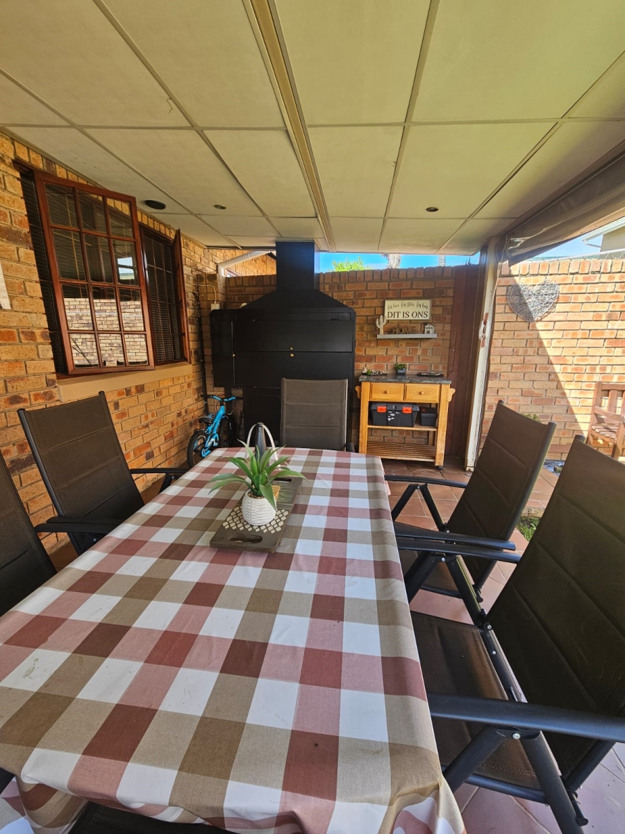 To Let 2 Bedroom Property for Rent in Langenhovenpark Free State